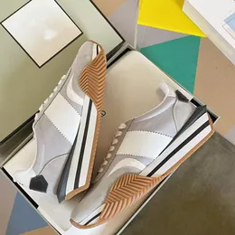 2024 Son Model Top Yeni Erkekler James James Sneaker Ayakkabı Yan Stripe Süet Naylon Trainer Chunky Kauçuk Sole Up Konfor İndirim Adam Ayakkabı Tom Fords Sıradan Ayakkabı