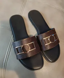 Sandalo da donna con ciabatta Ciabatta Mule low Sandali Lock it Marrone Scarpe basse in pelle bianca nera suola in gomma sandali estivi da passeggio all'aperto con ciabatte firmate 35-42