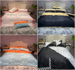 Tasarımcı Yatak Setleri Nevresim Kapak 4pcs Set Mektup Baskılı Yay Yatak Yastığı Kılıfı HT17374459877