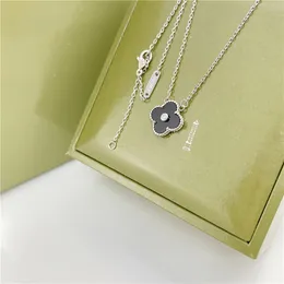 Billig försäljning vintage kvinnors guldhalsband designer smycken ikoniska pärlemor smycken fyrblad klöver mode valentins gåva ingen låda