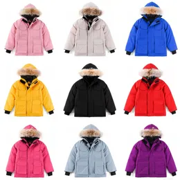 Cappotti per bambini Vestiti per bambini Cappotto Giacca vestire Designer per bambini Con cappuccio con distintivo Fasion Capispalla spesso caldo Ragazza Ragazzo Capispalla per ragazze Parka classico 100% collo di pelliccia di lupo 2023