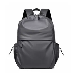 Bolsas al aire libre Nueva mochila minimalista y liviana para hombres y mujeres para viajes de negocios Mochila para computadora de gran capacidad de color sólido impermeable