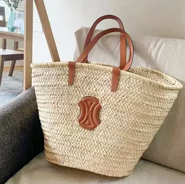 إجازة نسج Raffia Celiny Designer Beach Bag Triomphe Classic Straw Luxury Womens Mens Hand Bag Bag Clutch Shop كبير الكتف الكتف حقائب عطلة نهاية الأسبوع