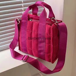 Bolsas de corpo transversal Bolsa inflável de inverno Mulheres e bolsas de saco de crossover bolsa rosa e bolsos Thorpe Messenger Bagblieberryeyes