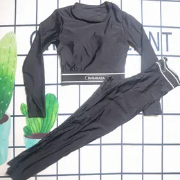 Långärmad svart yoga kläder spårdräkt för kvinna vadderad lyxdesigner sportkläder midja stretchiga träningsdräkter yoga toppar leggings