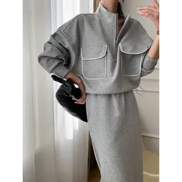 Zweiteiliges Kleid aus 80 % Baumwolle, Frühling, kleiner Revers, Damen-Casual-Lazy-Trend, lockerer Pullover mit halbem Reißverschluss, zweiteiliger Damenanzug 230421