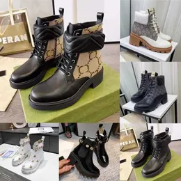 Stivali da donna firmati di lusso Scarpe con stella alla caviglia Piattaforma Chunky Martin Boot Buckle Scarpa Diamond Leather Outdoor Winter Fashion Anti slip