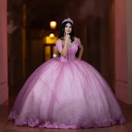 Glitzernde rosa Quinceanera-Kleider, Spitzenapplikationen, Ballkleid, Kleid für besondere Anlässe, ausgesetztes Boning-Bonbon-15-Abschlussballkleid