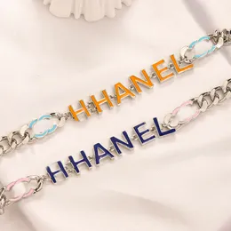 Varumärkesdesigner hängen halsband bleknar aldrig sier pläterade rostfritt stål färgglad bokstav choker hänge halsband kedja smycken tillbehör gåvor