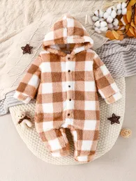 Rompers Autumn and Winter Baby Girls Onesie Brown Plaid Soft Arctic Velvet Hooded Feet Cute Born Warm Clothing Romper 231120