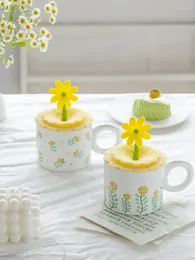 Mugs Cute Flower Embossed Mug With Lid Small Fresh Chrysanthemum Ceramic Cup Girl Design Niche Breakfast Coffee Milk