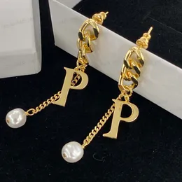 18 -karatowe złoto galwaniczne mosiądz, klasyczne kolczyki perłowe monogram