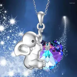 Correntes Moda Colar simples elefante feminino segurando o coração em forma de coração colorido Animal pendente Jóias de presente por atacado