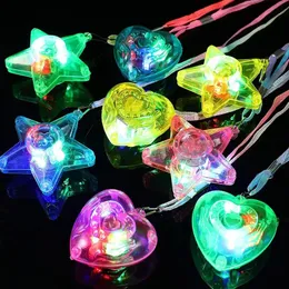 Andra evenemangsfestleveranser 1020304050 stycken LED Hjärtformade halsband barns blixthänge födelsedagspresent glödt leksak 231120
