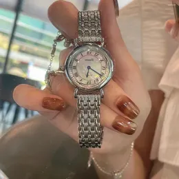 Armbandsur Temperament Steel Band Ladies Watch Top Casual Fashion Quartz Niche Utsökt armbandsur för kvinnor