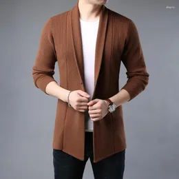 Herrtröjor Design Korean Cardigan 2023 Autumn Simple One Button Fashion Sweater Långärmning Knitkläder Slim Fit Male Knit Coat