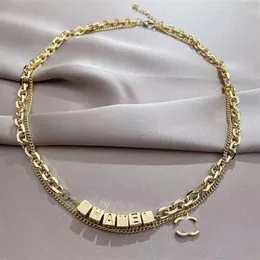 Moda Kadınlar Lüks Tasarımcı Kolye Gelenek Kolye Zinciri 18K Altın Kaplama Paslanmaz Çelik Kare Mektup Kolyeler Düğün Takı Aksesuarları A444