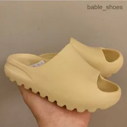 2033 barnskor populära spädbarnsglas stora baby glid sommar solid toffel barn clog sandal akustisk eva svart grå tofflor pojkar flickor tainers 26-35