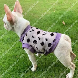 Stilista di moda Abbigliamento per cani Abbigliamento per cani di marca di lusso Filato casual Vestiti per animali Estate Costume per gatti traspirante Lettera classica Animali domestici Cappotti Cucciolo