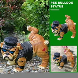 Garden Decorations Tough Guy Bulldog Peeing Dog Statue With Sunglasses Cap Nordic Creative Funny Animals Gnome Decoration Sculpture 2023 230422