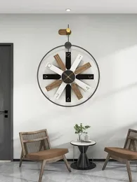 Väggklockor minimal vardagsrum klocka enkel modern hemmamod kreativ ljus lyxdekorativ klocka