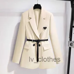 トップデザイナーブランド服ディナードレス女性のプロフェッショナルスーツ女性のブレザーファッションプレミアムブレザープラスサイズの女性のトップコートジャケット無料ベルト