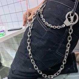 Schlüsselanhänger Mode Punk Hip-Hop Trendy Handschellen Gürtel Taillenkette Herren Hosen Herren Damen Jeans Silber Metall Bekleidungszubehör YS12Keychains