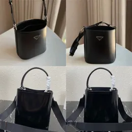 10A Plain Light Black Classic Hochwertige Bucket Bag Umhängetasche für Damentaschen Luxushandtaschen Designer zeigen die Prado Bags mit schwarzem Buchstaben aus echtem Leder