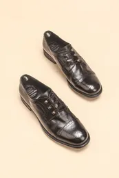 أحذية النساء الإبداعية الكلاسيكية الكلاسيكية البريطانية الرجعية بروج البسلات القديم المنحوتة ديربي أحذية أوروبية الحجم 35 36 37 38 39 40