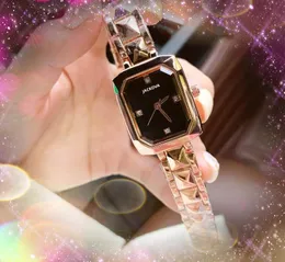 高品質の女性スクエアコーナーダイヤルクォーツウォッチレディースセットオーガークロックステンレススチール防水性薄いかわいいチェーンブレスレット腕時計