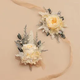 زهور زخرفية محفوظة الوردة صغيرة الزهور مجفف الزواج من الإكسسوارات ديي الحرف اليدوية المصنوعة يدويا باقة المعصم دخلة العريس