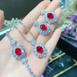 Flower Ruby Diament Zestaw biżuterii 925 Srebrny Biejou Wedding Kolczyki Bransoletka Naszyjnik dla kobiet biżuteria dla kobiet