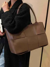 الأكياس الفاخرة Botteg Vene Candy Arco 2022 Winter Fashion Trend Trend Foreign Weaving Design Women’s Bag Wody Crossbody Handheld