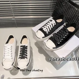 American brand new designer board shoes female co-branded limited edition canvas shoes luxury plush flat shoes Panda black and white shoelace running shoes low help