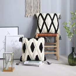 Kudde Tufted Nordic Woven Cushion Cover 30x50/45x45cm Boho Tassel Chenille Throw Pillow Case For Home Living Room Soffa Dekorativ 231122