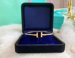 2023 gold lovely cute letter Bangle Bracelet Luxury designer Women stainless steel bangle with dust bag and box