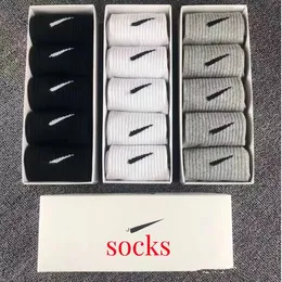 5 Pairs/designer Low Mid High Waist Solid Color Black White Grey Breathable Cotton Sports Socks for Men and Women