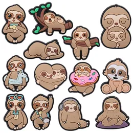 MOQ 20PCS PVC KAWAII SLOTH DONUT CUNT DARMS FOR CLOG SANDALS ALESSOIRES ALESSORIES DERICATION FOR