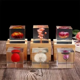 Harz Rose Gänseblümchen Würfel Löwenzahn Kristall Glas Briefbeschwerer echte natürliche Pflanzenprobe Feng Shui Blumen Weihnachtsgeschenk mit Holzbox 21302x