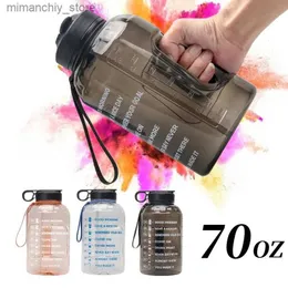 Garrafa de água 2.2L 70oz galão Bott de água para esportes ao ar livre com marcador de tempo de palha GYM Jarro para beber Fitness Botts de água Q231122