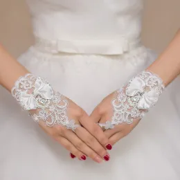 Wedding Glove Etiquette White Short Glove Bow Knot with Diamond Lace Open Finger Fingerless Beautiful Wedding Dress Accessories ZZ