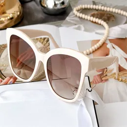 10A Luxury Designer Nuovi occhiali da sole da uomo e da donna Catena di perline primaverili per donna 5487 Ultima moda di vendita Celebrity Blogger Star Brand Design Frame Eyewear