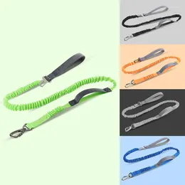 Dog Collars Tactical Bungee Leashダブルハンドルカーシートベルトリフレクティブ多機能ランニングリース快適なフリーダムペットアクセサリー