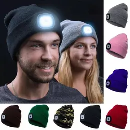 Beanieskull Caps Beanies for Man Solid Knitted Hat with LED Lighting Hiphop Style Beretsポータブルウォームウールボンネット女性卸売230421