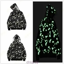 Mens Hoodie Designer Hoodies 2023 Shark Color Stitching Fake dragkedja Mönster Kvinnor Sweatshirts Omvända bokstäverna Ströjor Tie Dye Hoody Hoodys M-3XL 1 KL5W