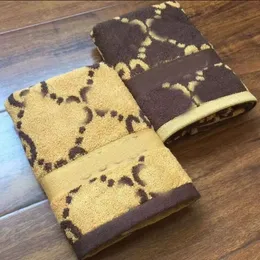 Luxos Designer mulheres homens Toalha moda toalhas de banho puro algodão macio, absorvente e espessado todo o algodão vintage clássico adulto Washcloth CSD2311231