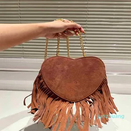 Luxur Designer Bag Women Crossbody Heart Shaped Fashion Tassel Design Chain Bags Women Dinner Väskor axelväska