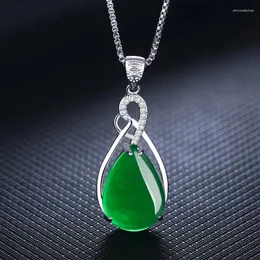 Pendant Necklaces Red Gang Jade Chalcedony Gem Necklace Women's Green Agate Silver Plated Short Collar Chain