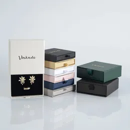 Naszyjniki wiszące 50pcs Papierowe pudełko na niestandardowe pudełko biżuterii spersonalizowane eleganckie małe pierścień naszyjnik opakowanie masowe szuflada kartonowa 231123