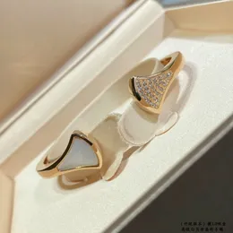 Designer pulseira v ouro presente feminino pulseira de alta qualidade aberta fritillaria pulseira cheia de diamantes